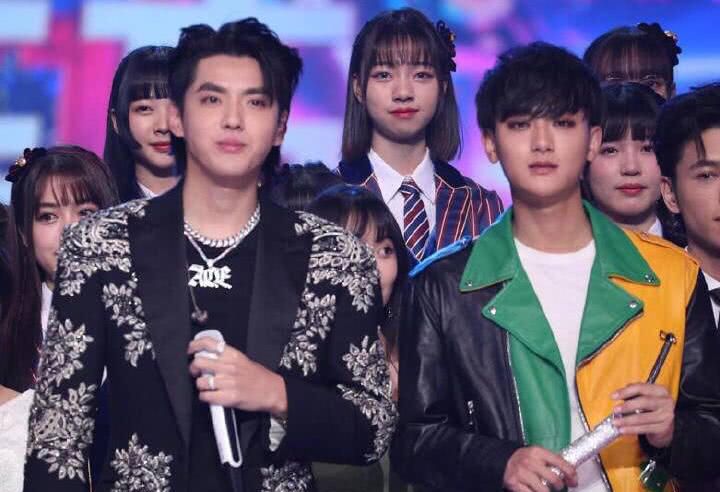 吴亦凡鹿晗黄子韬社交平台重新互关,三兄弟感