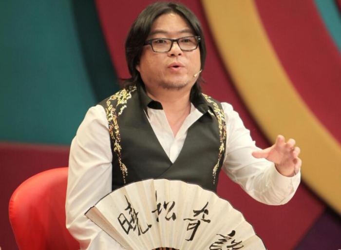 刘德华开唱,女儿挖鼻孔颇显童真,网友调侃朱丽倩胖成“高晓松”