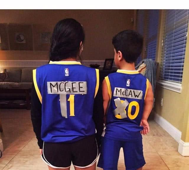 巴恩斯和巴博萨来了,为什么麦基不来领取戒指