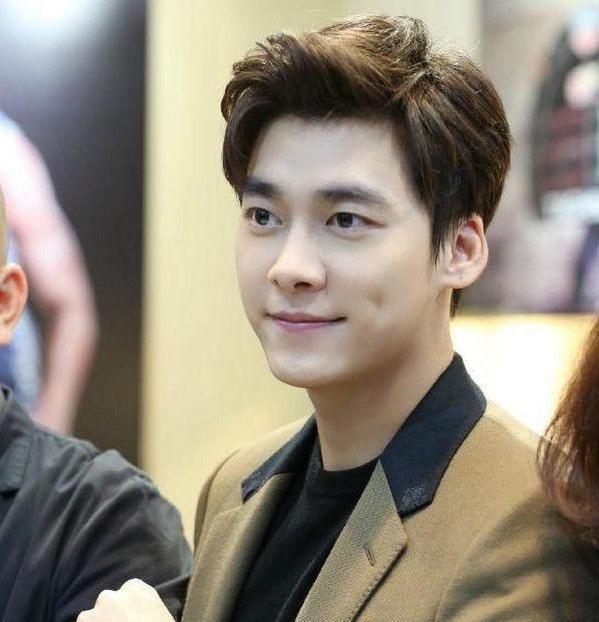 有酒窝的男人帅吗 HR5V-hprknvt5444450.jpg