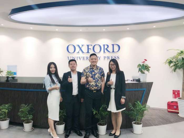 英国牛津和你只差一本教材!