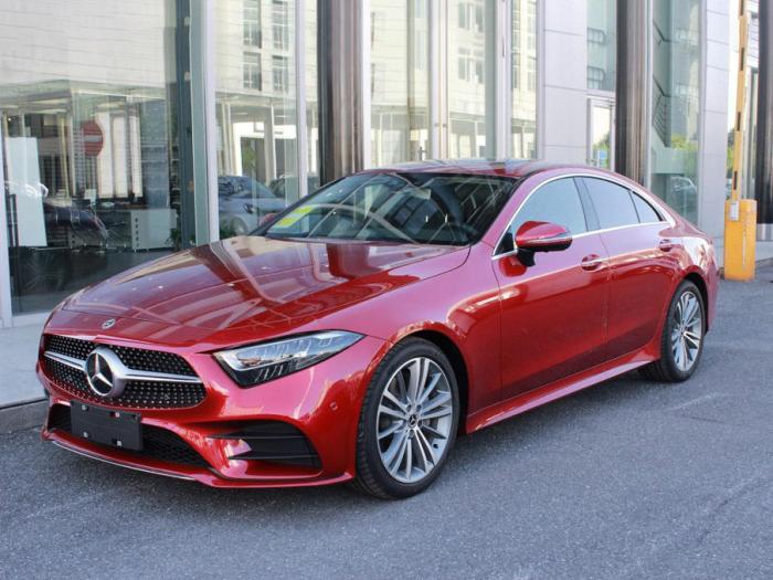 奔驰女车主哭闹4S店,消费者维权为何这么难?