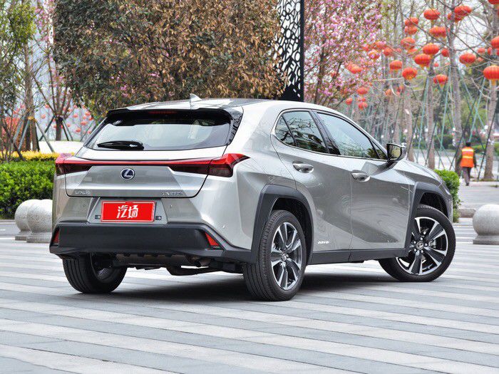 当广汽Acura CDX混动遇上雷克萨斯UX,谁才是你的心头
