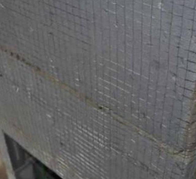 装修砌墙万万要加这个东西，房子住再久，墙面上都不会开裂