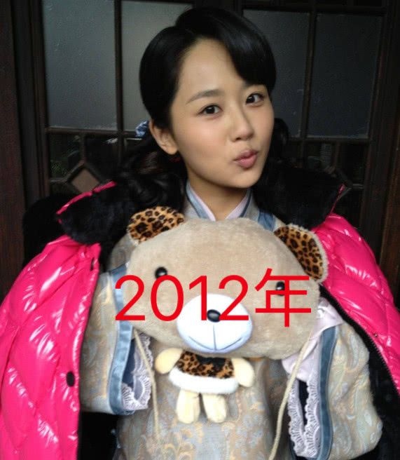 杨紫为保暖“全身武装”，网友却调侃羽绒服：穿7年了还在穿