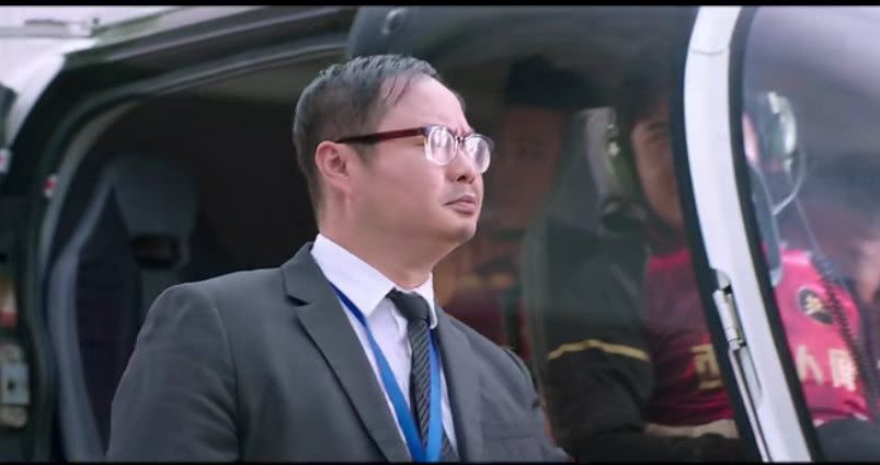 西虹市首富中足球菊花阵,竟在现实中上演,网友