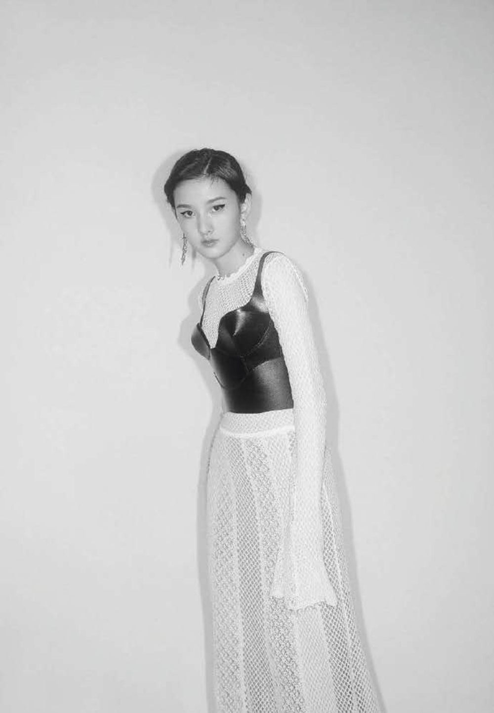 宋祖儿登上《NYLON尼龙》杂志，时尚百变风格，满满胶原蛋白