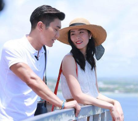 后遇到暗恋我的男生,他想和我约会并保证不碰