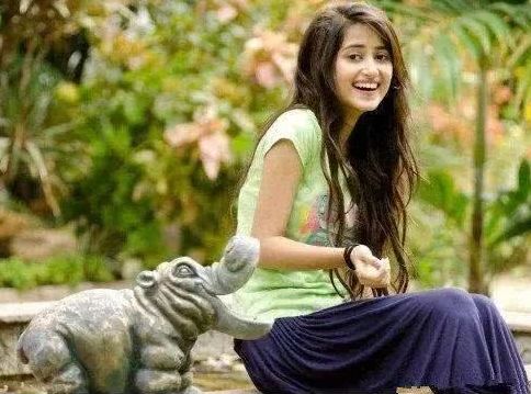 巴基斯坦女孩来中国旅游,近半年的积蓄花完,到