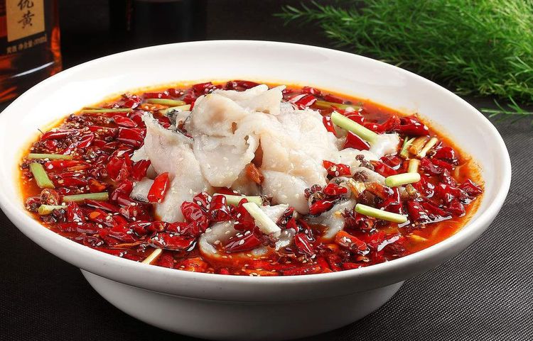 做水煮鱼时,很多人漏掉一个步骤,所以做出的鱼肉不嫩滑