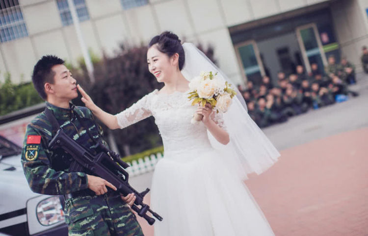 军人婚纱照_军人婚纱照唯美图片