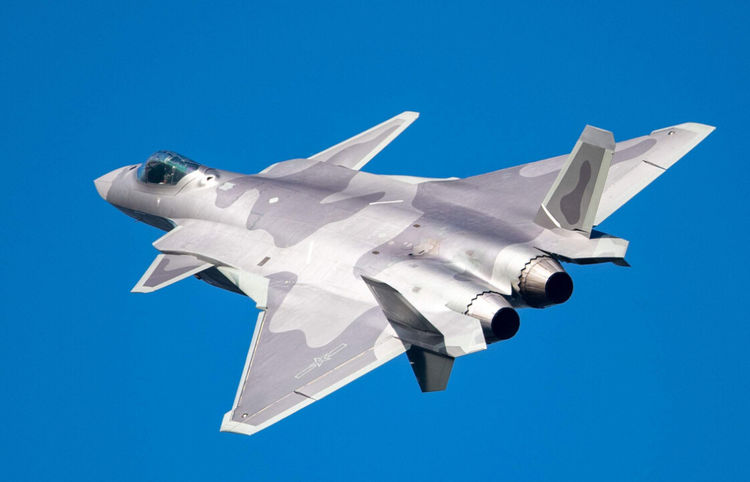 成飞再传捷报!新型单发隐形战机亮相,这国或成