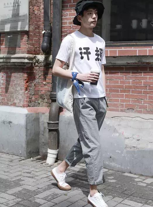街头春日型男穿搭