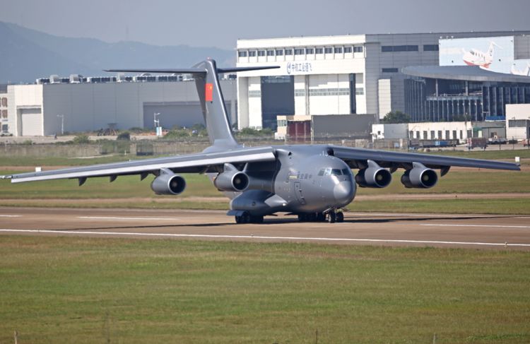 飞机加速怎么操作 JwvQ-hnknmqx0583181.jpg