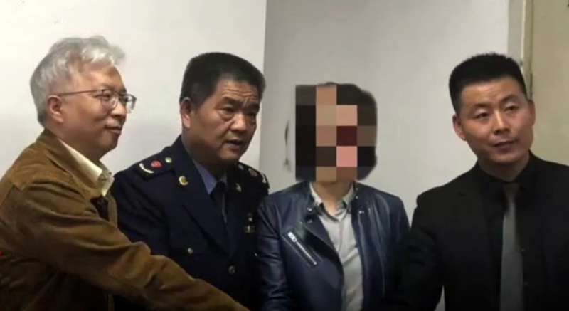 西安漏油奔驰车和解协议曝光 女车主家属称胜