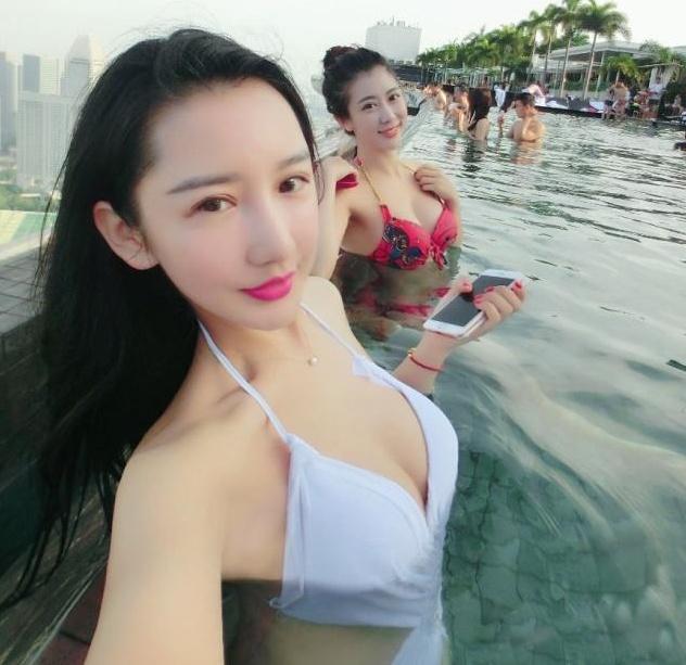 国足太太团完胜梅罗娇妻,身材傲人颜值逆天,成