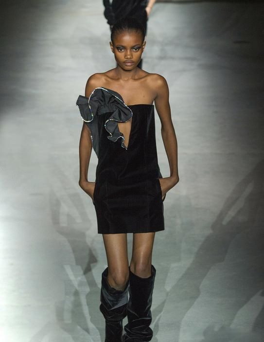 英伦风衣服_英伦风皮鞋搭配衣服女