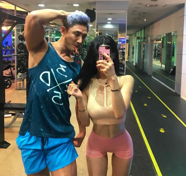 来看看健身房各种秀恩爱的情侣们,单身狗:最烦这些人了!