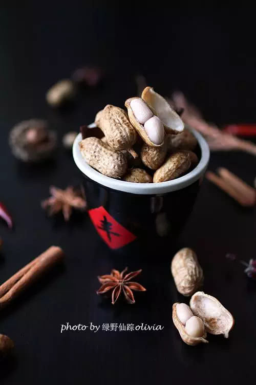五香水煮花生:花生怎么煮短时间内好吃入味,皮
