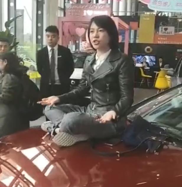 66万买辆漏油奔驰车事件最新进展,官方回应退