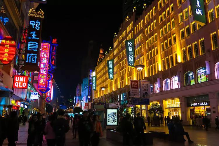 中国最奢华的步行街，每平米租金1万美金，你去过吗?