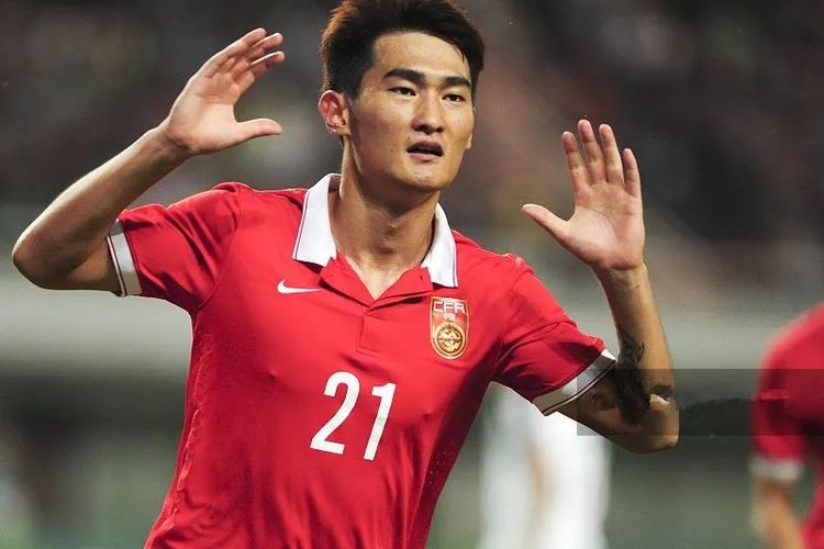 燃爆了,中国男足3:1击溃了瑞士豪门!