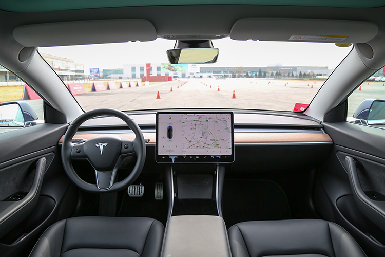 特斯拉Model 3基础版终于发布售价23万人民币,下个月就能交付