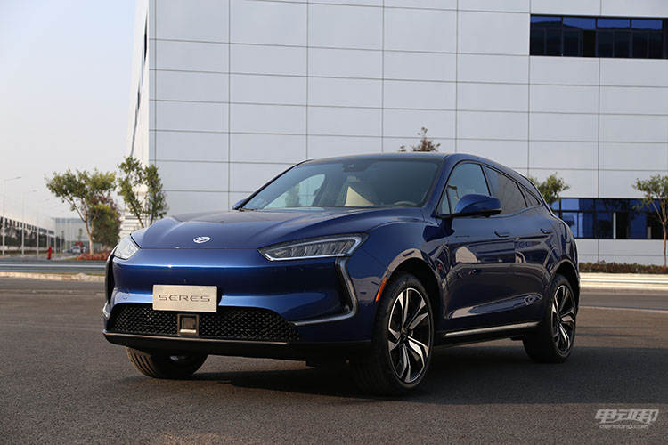 �ٹ������3.5 �룬�д��硢�������ֶ�������SERES SF5����