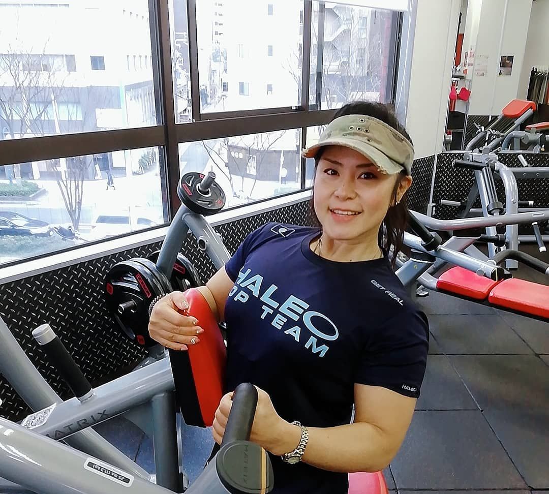 53岁日本女版“巨石强森”,健美肌肉秒杀众多猛男