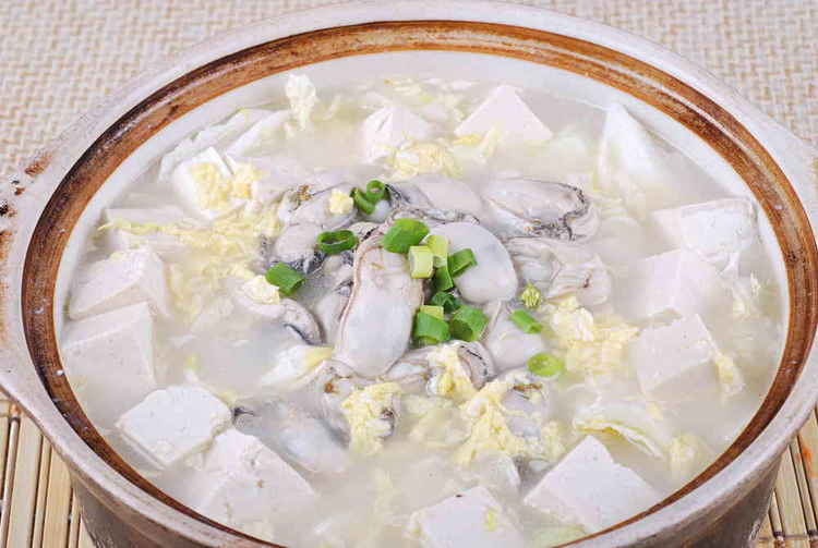 牡蛎炖豆腐