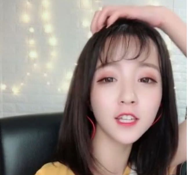 抖音一姐莉哥原来是这样火起来的,背后的一群