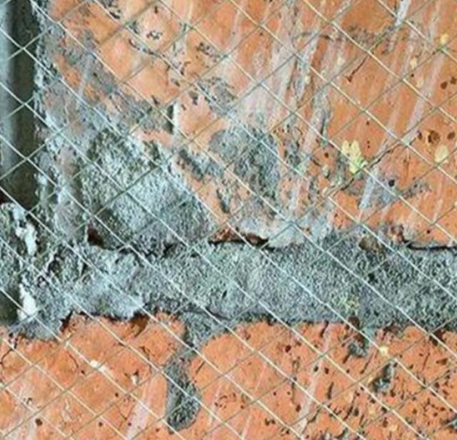 装修砌墙万万要加这个东西，房子住再久，墙面上都不会开裂