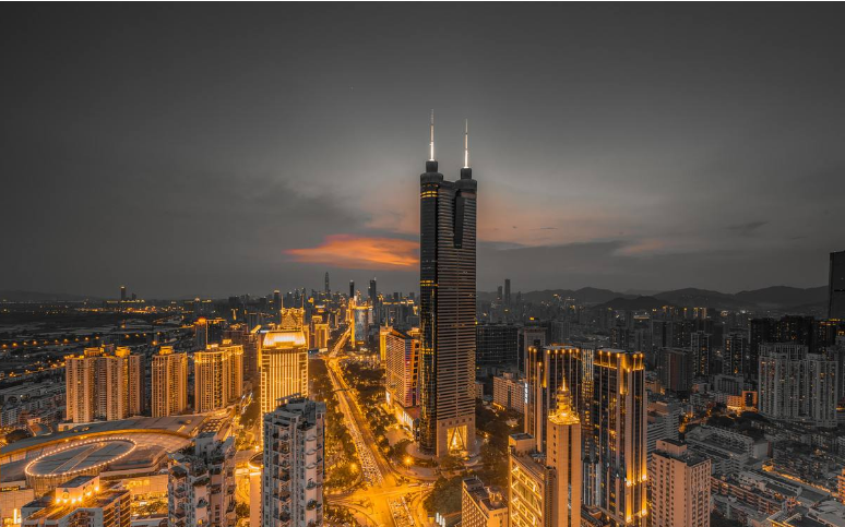 台湾某座大厦顶端，有颗600多吨的铁球吊挂着，你知道为什么吗