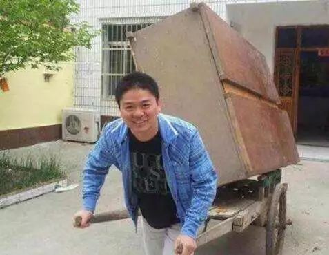 双十ー交易额破2000亿，2018天猫双11阿里巴巴又赚了多少钱？