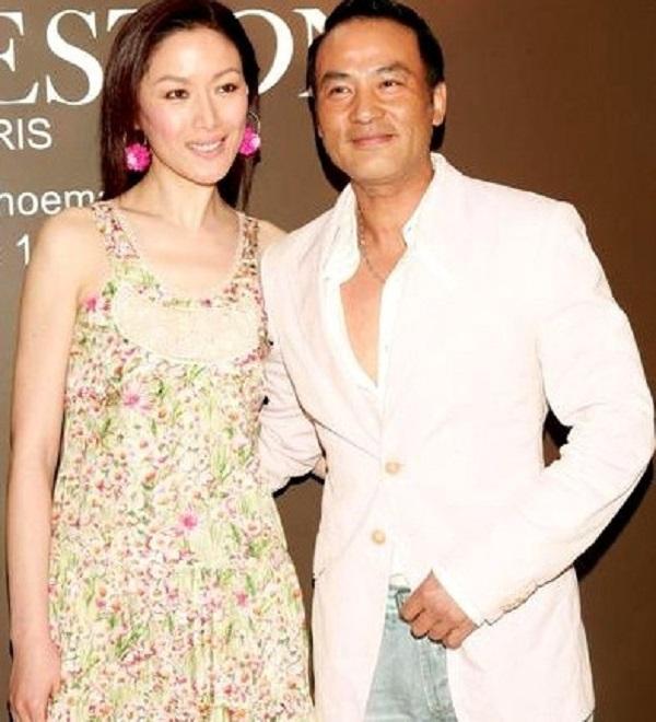 任达华与梁家辉老婆近照,虽然长相惹争议,但她们都被