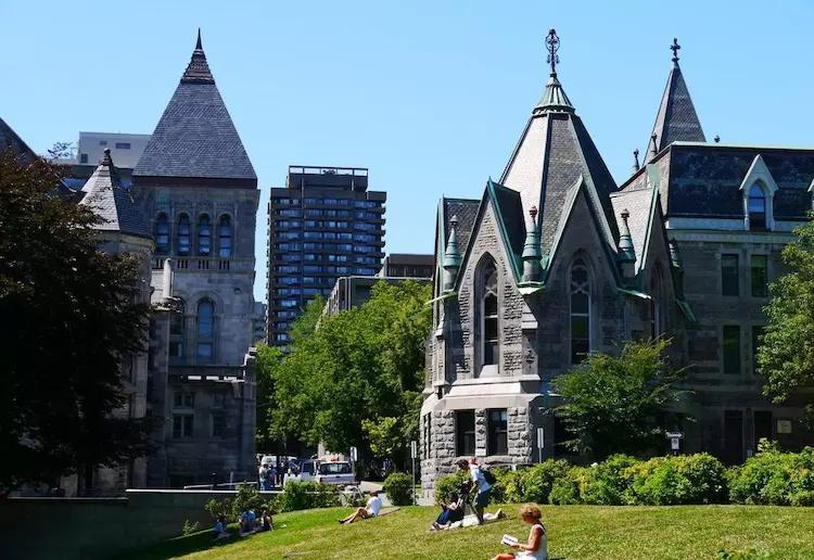 中国国籍非常难加入,为何那么多人还想移民出