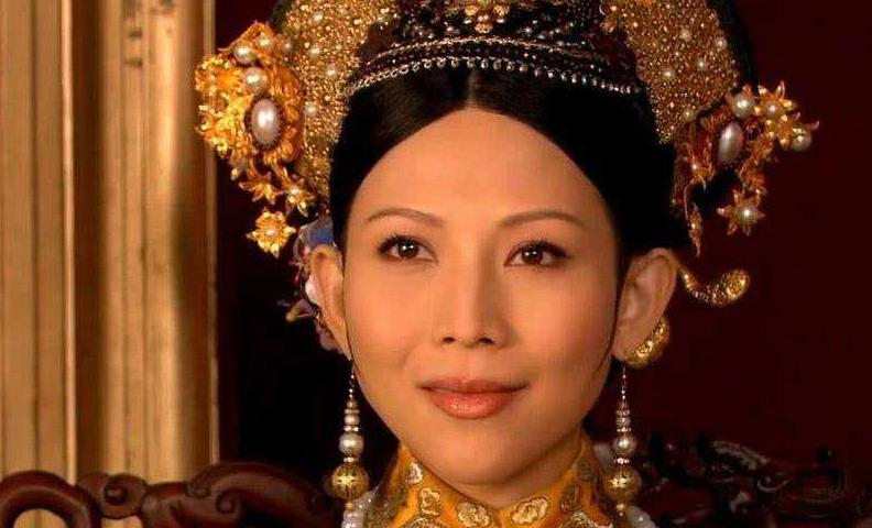 她就是历史上真实的宜修，10岁嫁给雍正，死后雍正再没立过皇后