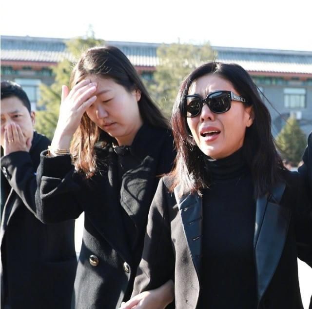 梁静董事长_梁静性感(2)