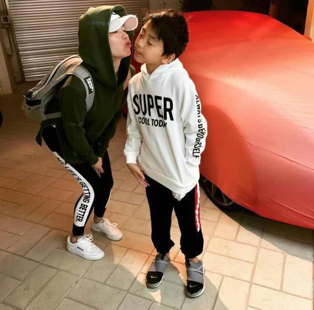 生了假孩子?张柏芝晒三胎照片力证清白,网友: