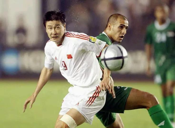 郝海东自认甩开武磊三条街,球迷围攻他:你有资