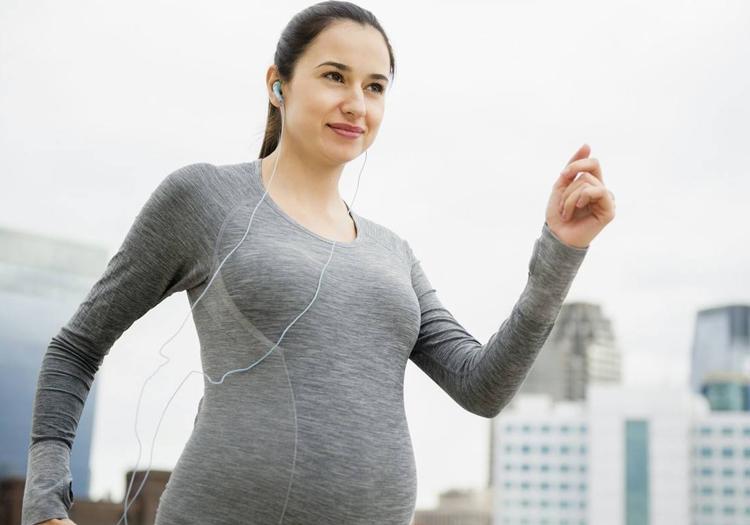 听说孕妇临产前爬楼梯能加快产程、有助于顺产