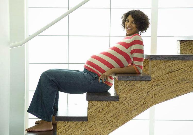 听说孕妇临产前爬楼梯能加快产程、有助于顺产