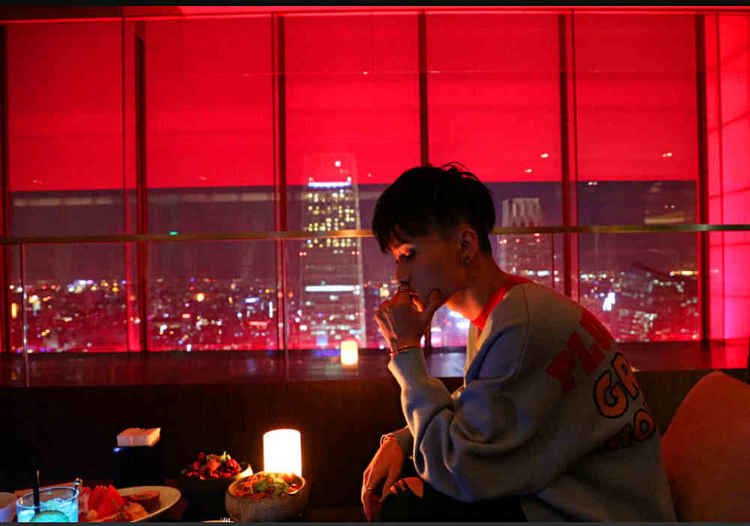 王乐乐深夜发微博:你在哪,我接你回家,还是放不