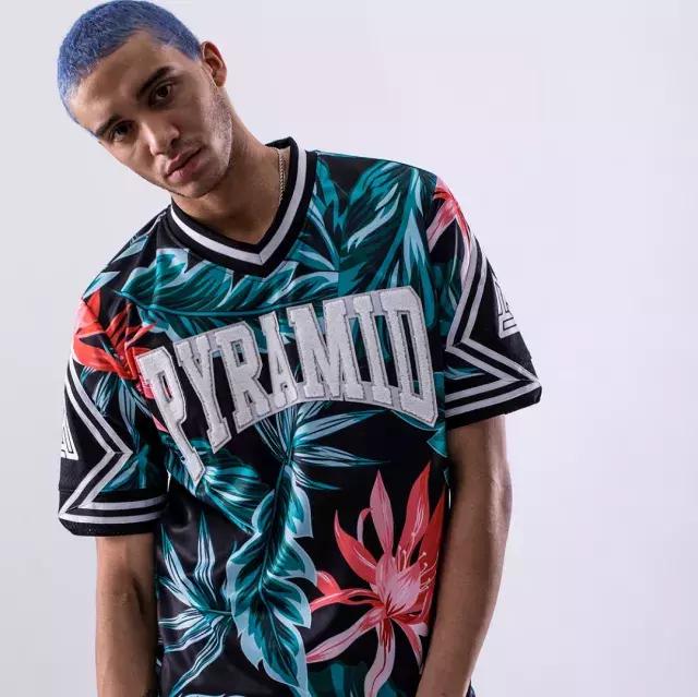 街头春日型男穿搭 街头春日型男穿搭