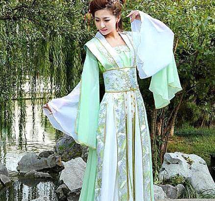 古代人穿衣服都那么长,为什么不怕被弄脏?说了你也许不信!
