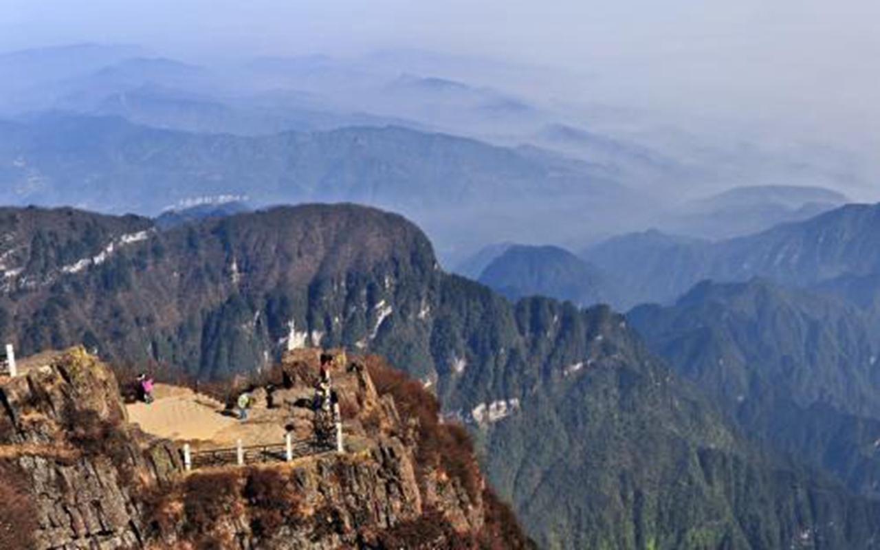 峨眉山市有多少人口_国庆临近 峨眉山率先开启金秋朝圣之旅
