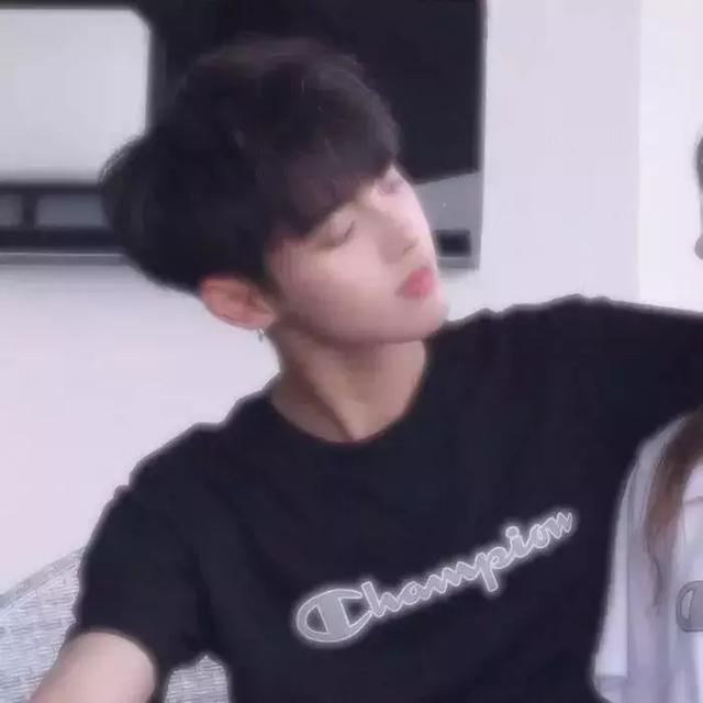 情侣头像,男生缺乏安全感的12个特征