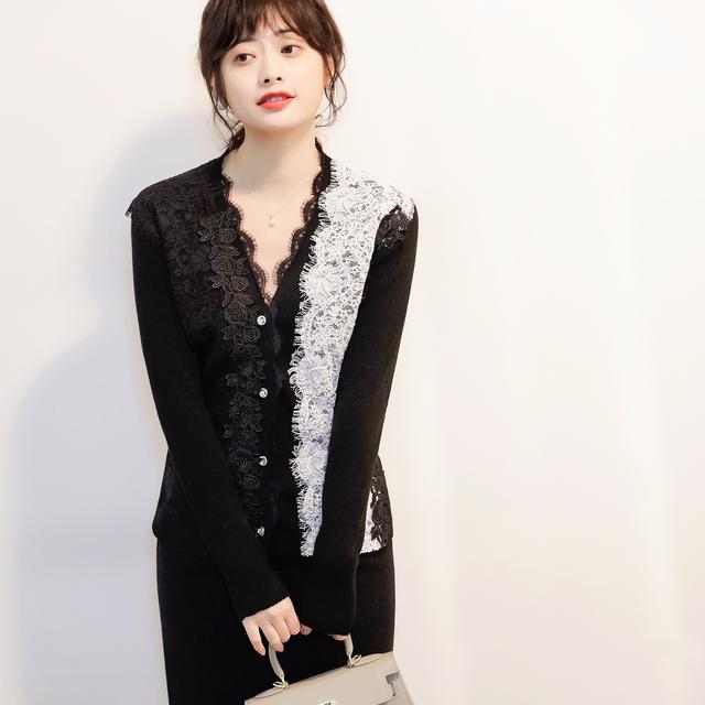 19年又火了一毛衣,叫“高雅灰”羊绒衫,70后穿,美丽动人