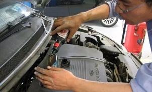 汽车在首保之后，还需要去4S店高价做保养吗？老司机们会这么做