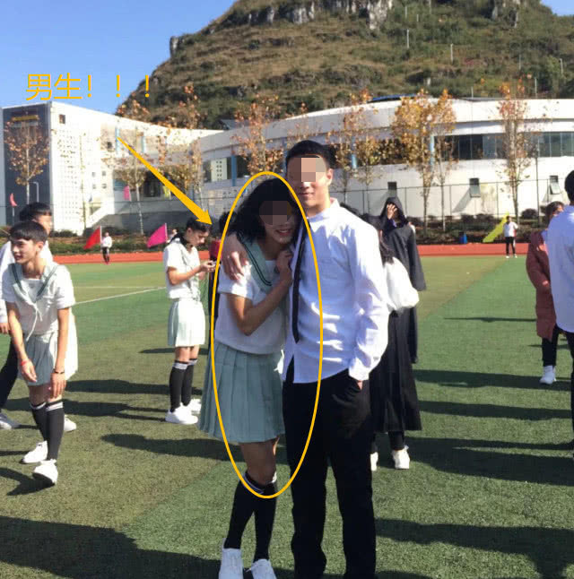 初中生遭妈妈"重女轻男",从小只让穿初中,如今患精神疾病裙子略有哪些英语教学策图片
